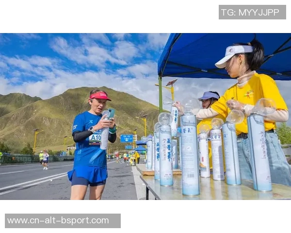 广东众将亮相东莞马拉松阿联微笑慢跑遭众人包围——运动盛事与明星风采共谱精彩篇章