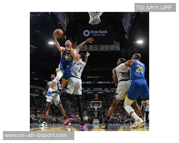 库里49分罚球准绝杀创纪录,勇士客场险胜马刺